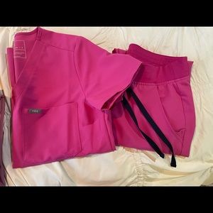 Pink Figs scrub set size small.